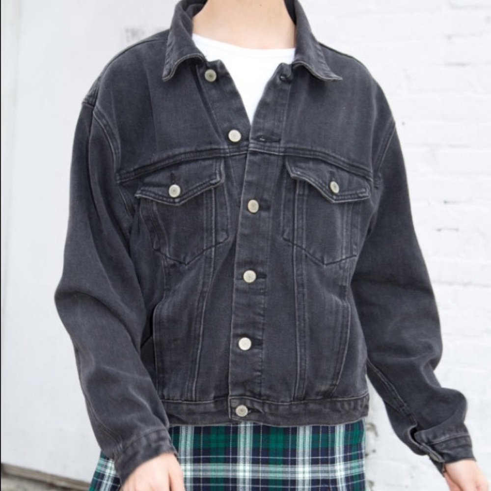 NWOT Brandy Melville Kaylee Denim Jacket